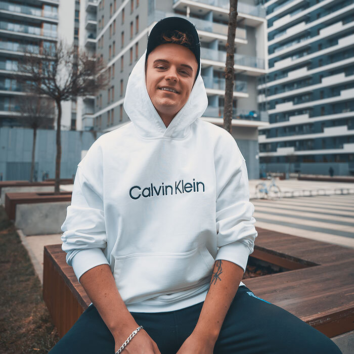 Calvin Klein - Hoodie - Oversized.